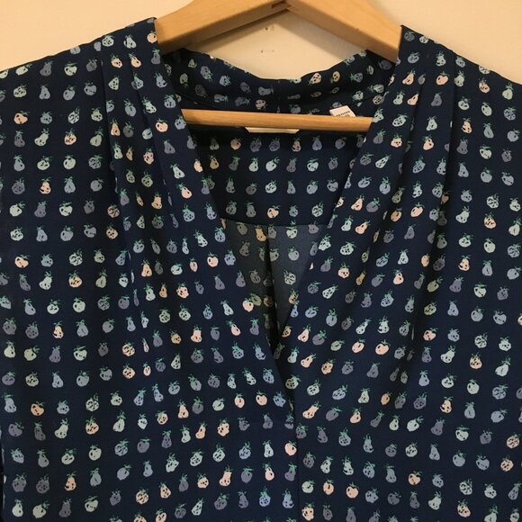 Tiny Blue Fruit Sleeveless Blouse - Picture 3 of 12